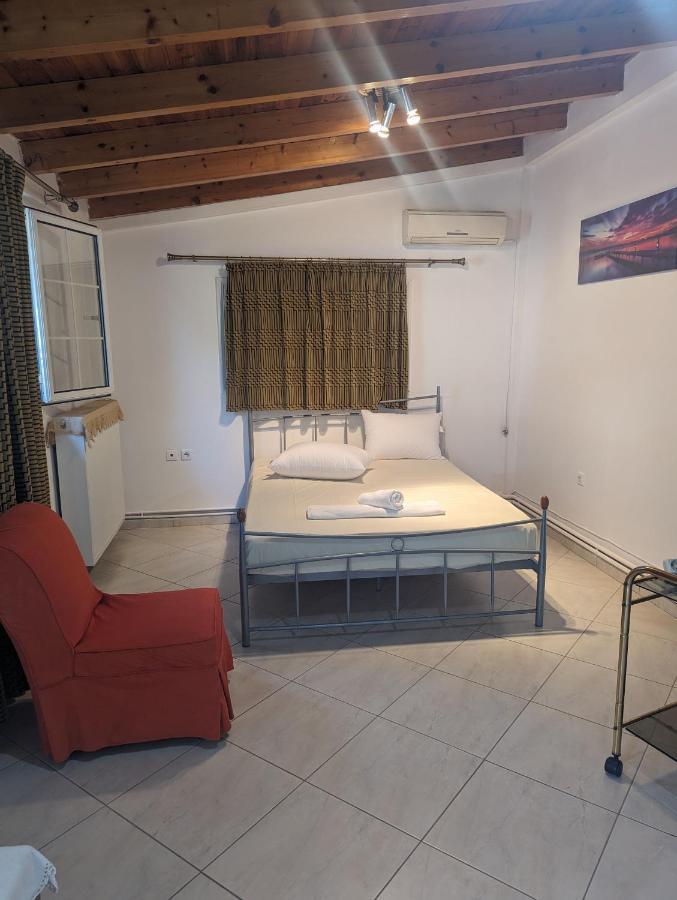 Λευτέρης Villa Истмиа Екстериор снимка