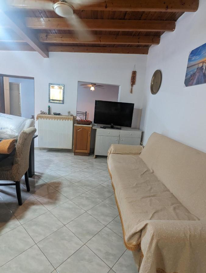 Λευτέρης Villa Истмиа Екстериор снимка