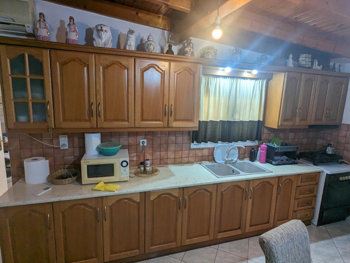 Λευτέρης Villa Истмиа Екстериор снимка